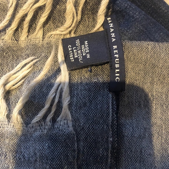 Banana Republic wool scarf - Picture 5 of 7